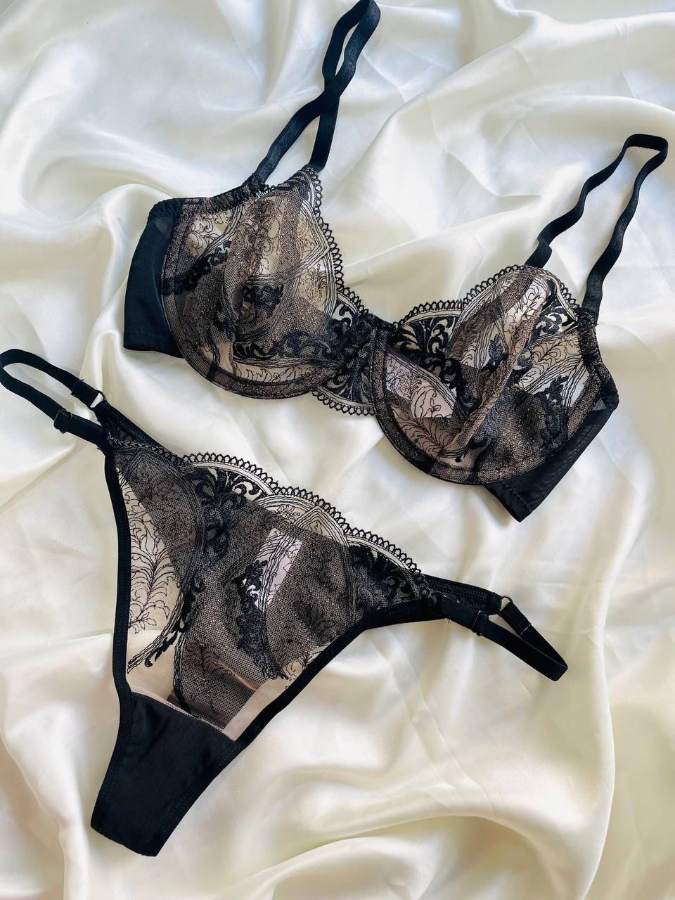 Siyah Sarmaşık Detaylı Bralet Takım