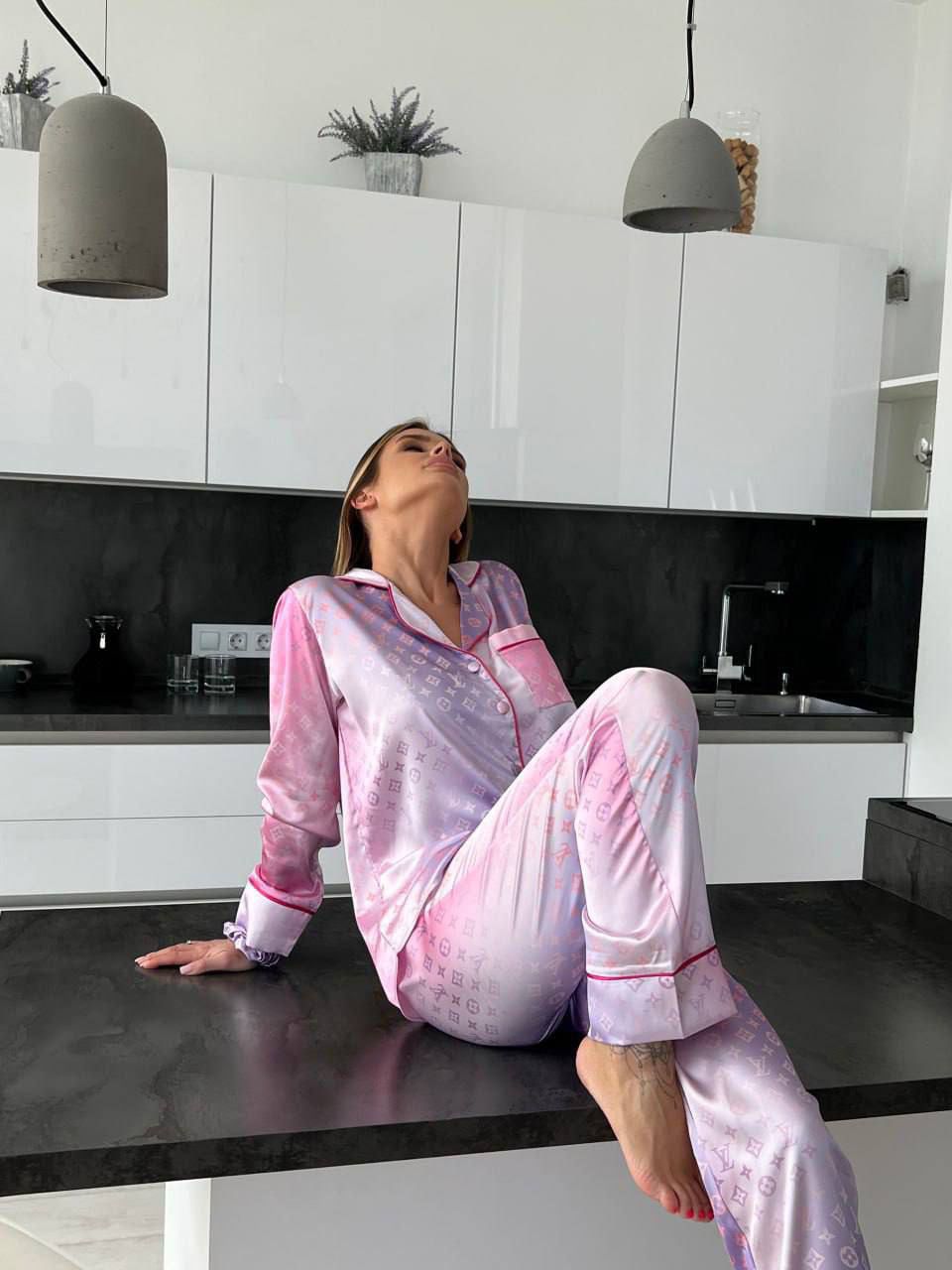 PEMBE KARIŞIK RENKLİ PİJAMA TAKIMI