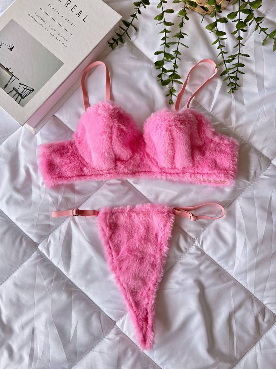 PEMBE PELUŞ TAKIM