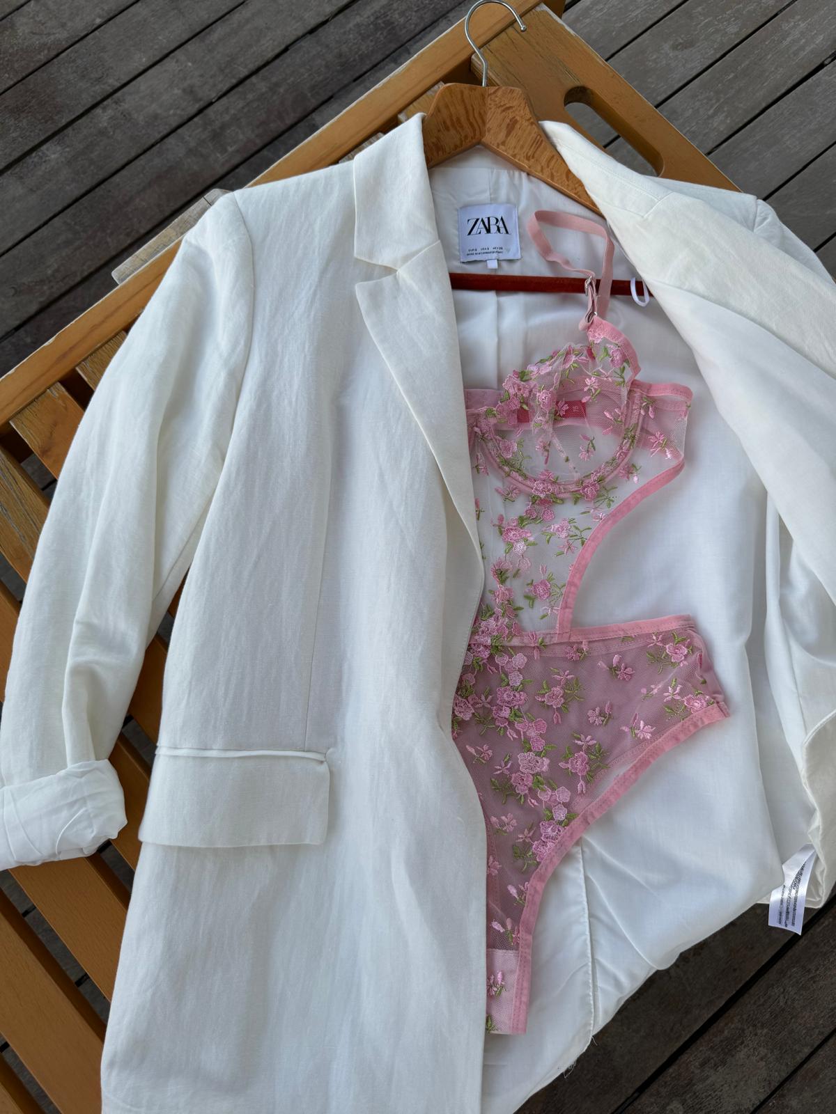 Pembe Çiçekli Bodysuit