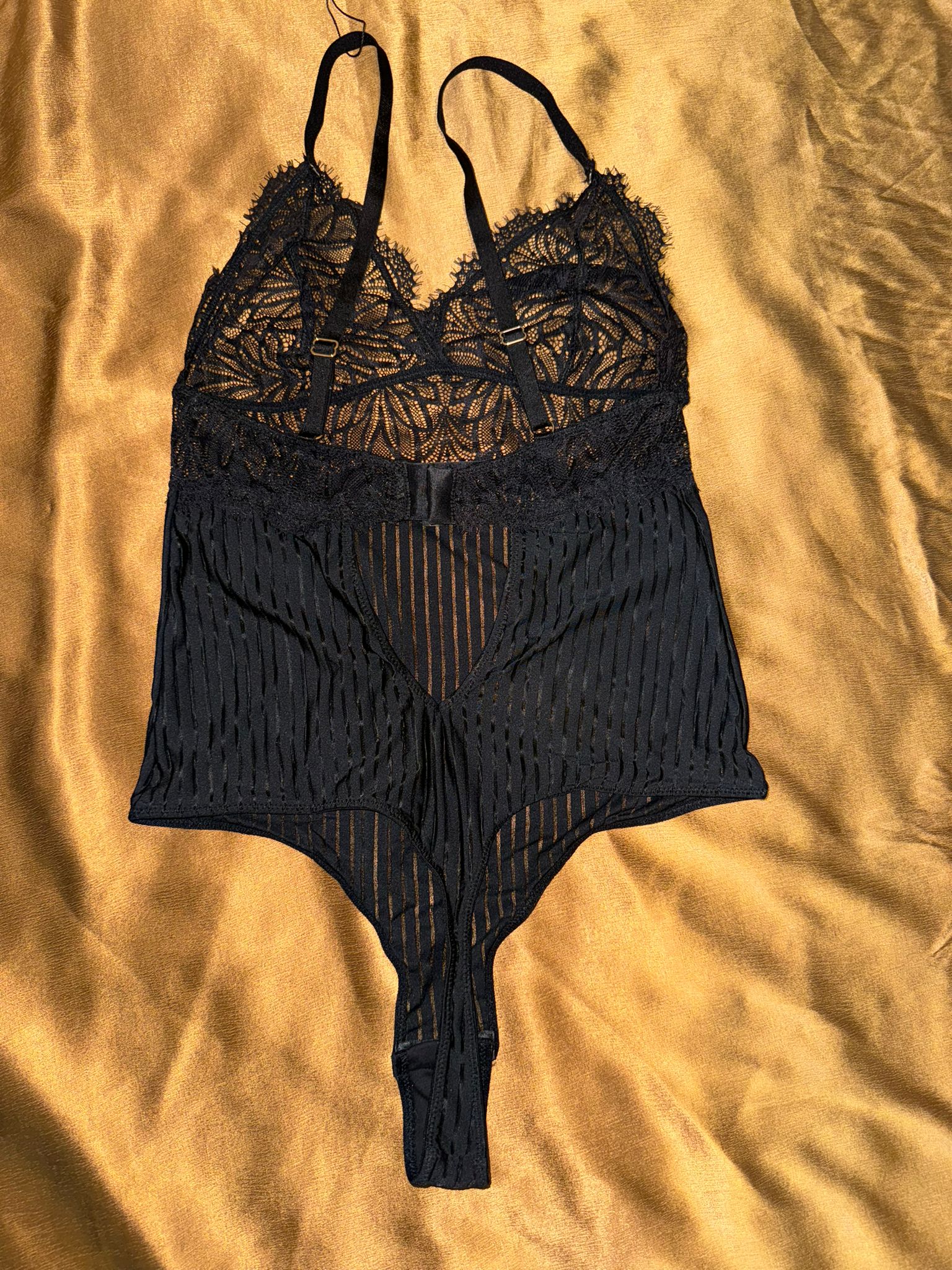 Siyah Çizgili Bodysuit